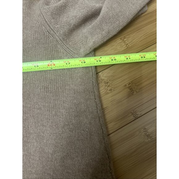 Claudia Nichole 100% Cashmere Oversized V-Neck Sweater Camel Luxe XS (Fits S) - Picture 3 of 6